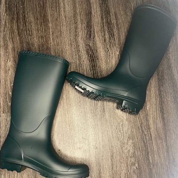 NWOT Ugg Shelby MatteTall Olive Rain Boots Size 8 - Picture 4 of 4